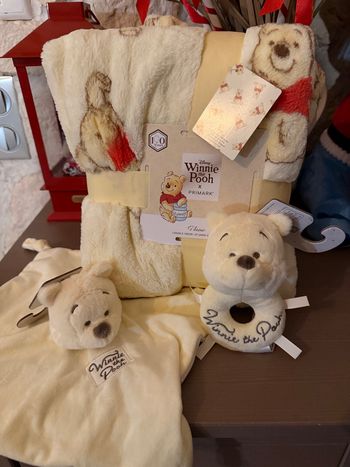 Ensemble plaid -Doudou-Hochet Winnie l’ourson neuf Disney