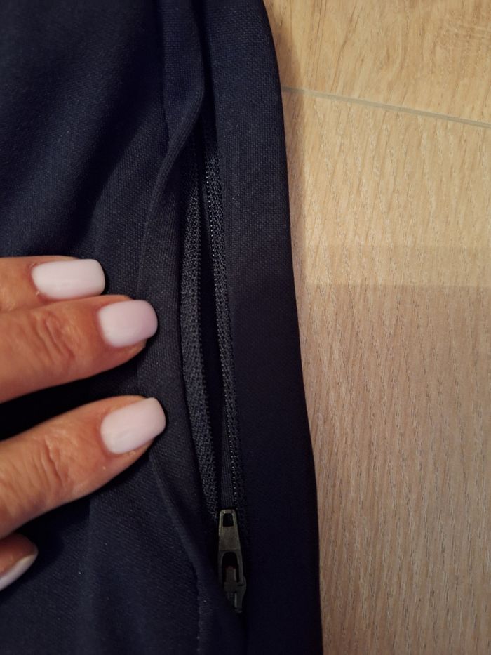 Survêtement de foot  Nike pantalon noir  2 poches à fermeture éclair 13 ans/158 cm - photo numéro 3