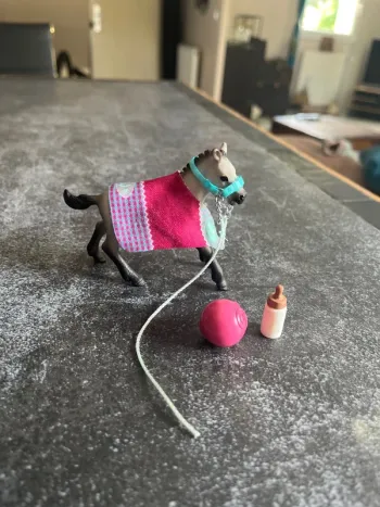 Poulain oldenbourg joueur gris schleich
