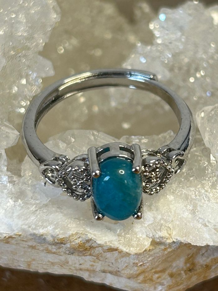 Bague réglable en laiton et en apatite – Clarté & Expression - photo numéro 10