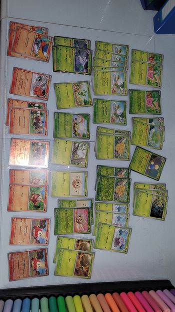 Collection Évolutions à Paldea, Ecarlate et Violet