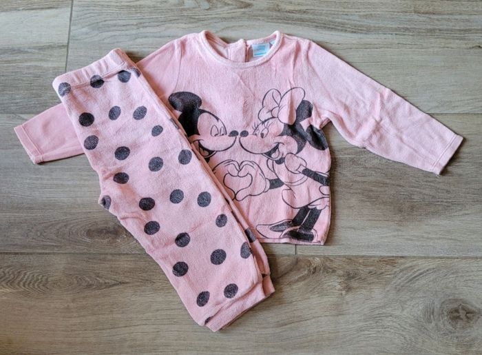 Pyjama velours Mickey et Minnie taille 24 mois