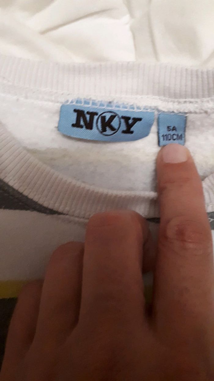 sweat - photo numéro 2