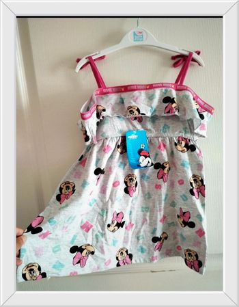 Robe à bretelles Minnie taille 5 ans neuve