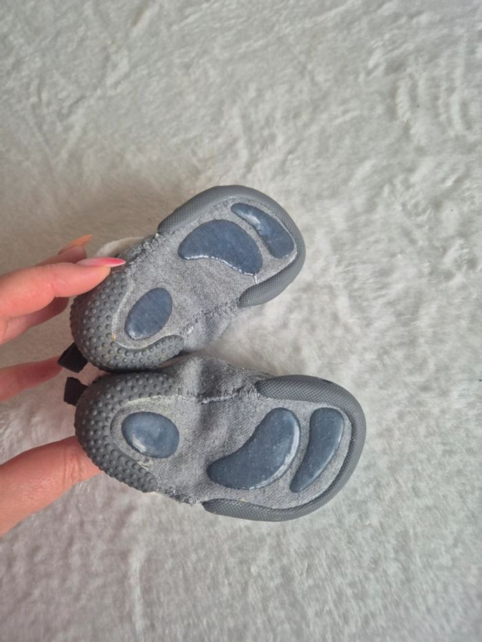 Chausson decathlon bébé taille 20 - photo numéro 3