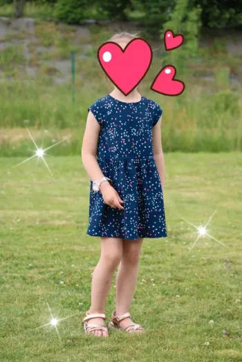 Magnifique robe très légère taille 4 ans