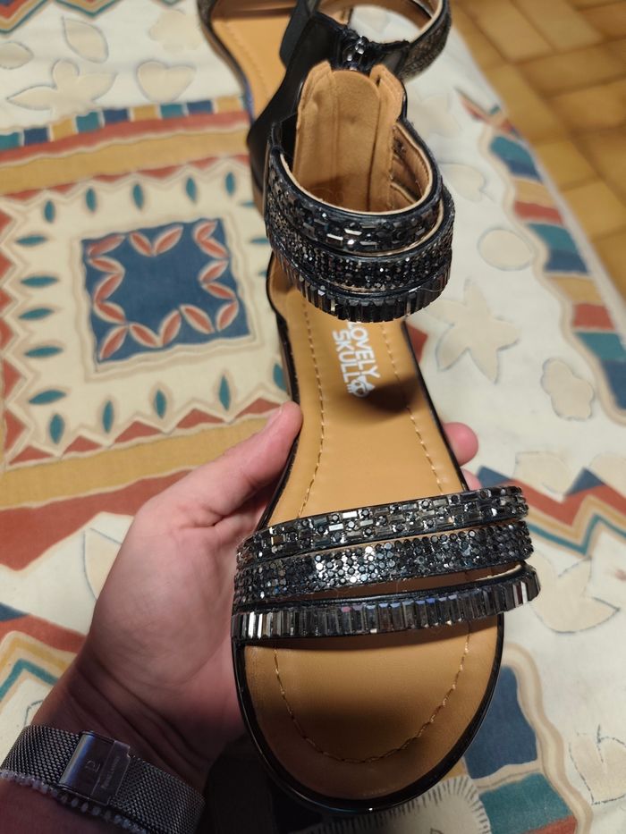 Chaussures Neuf - photo numéro 3