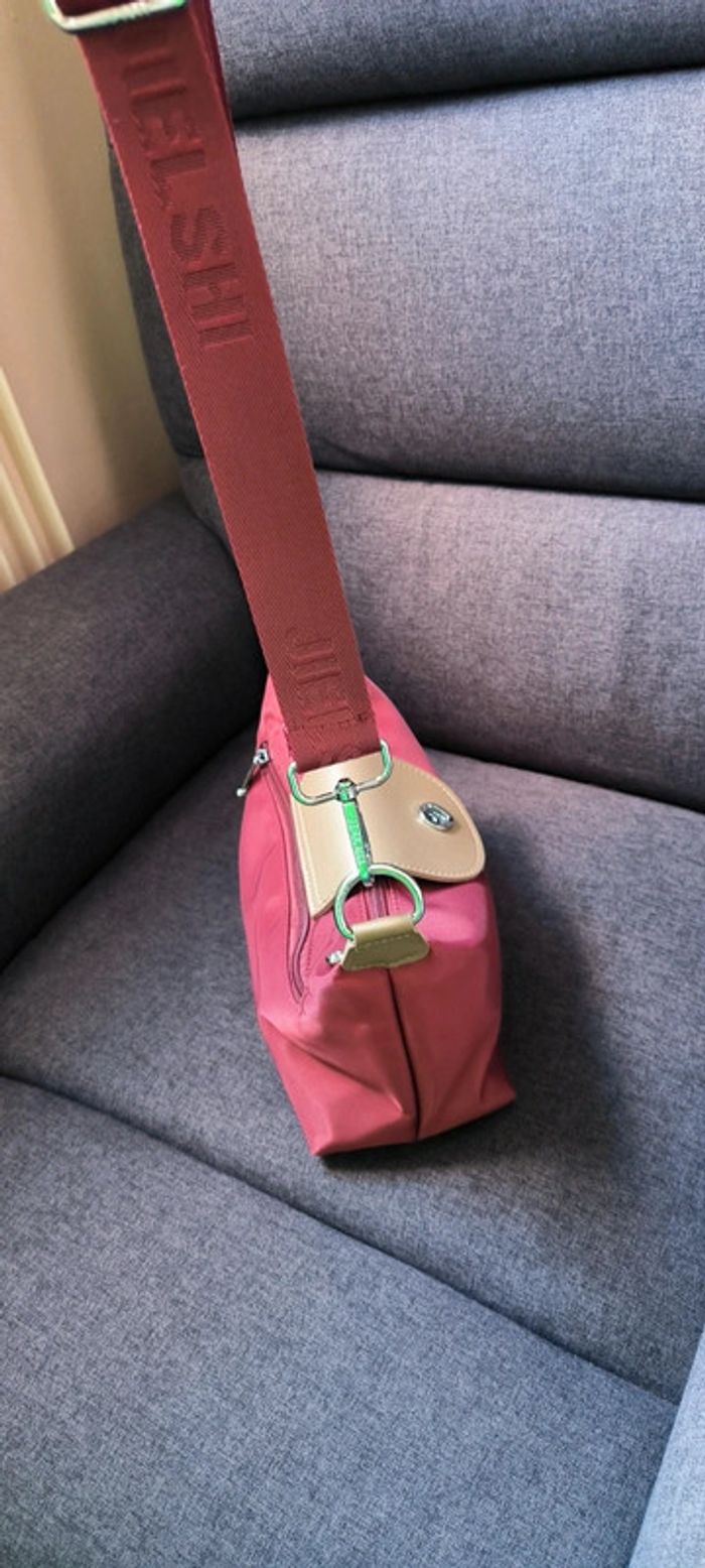 Sac à bandoulière de très bonne qualité avec compartiment - photo numéro 2
