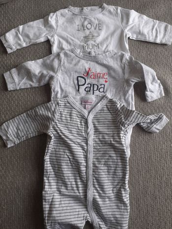 Lot de 3 pyjamas en cotons taille 1 mois