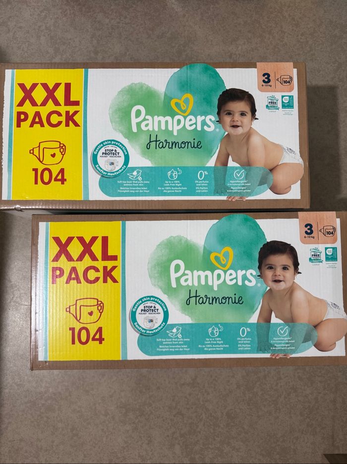 Lot de 2 cartons de couches taille 3 Pampers harmonie