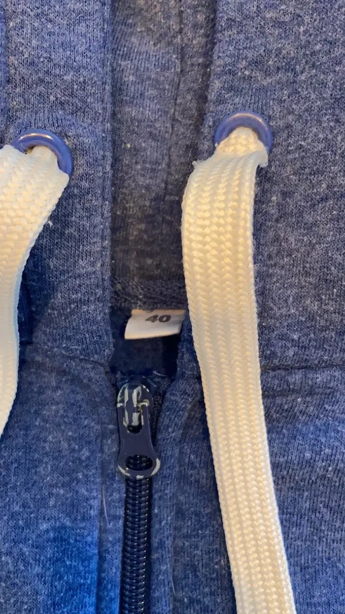 Veste à capuche bleue - photo numéro 3
