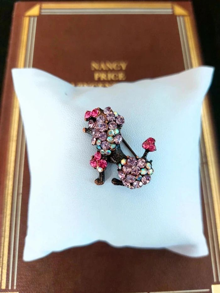 Magnifique broche chien avec pierres rose caniche - photo numéro 2