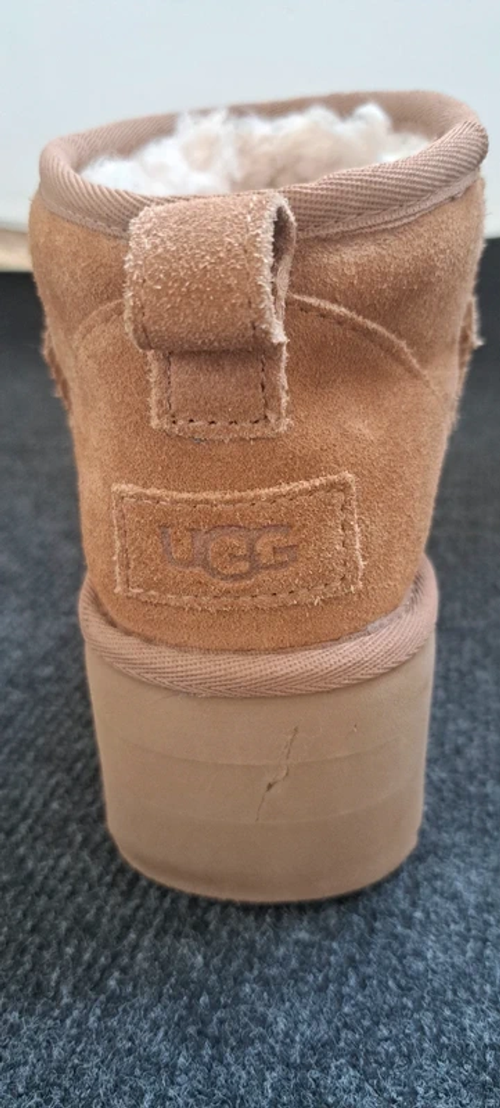 UGG schoen  taille 39 - photo numéro 5