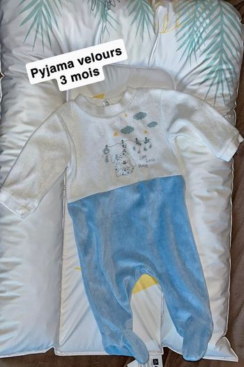 Pyjama velours blanc et bleu 3 mois gemo