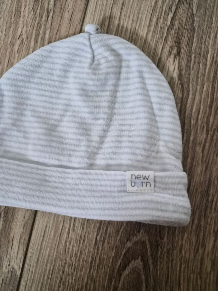 Lot 2 bonnets - photo numéro 2