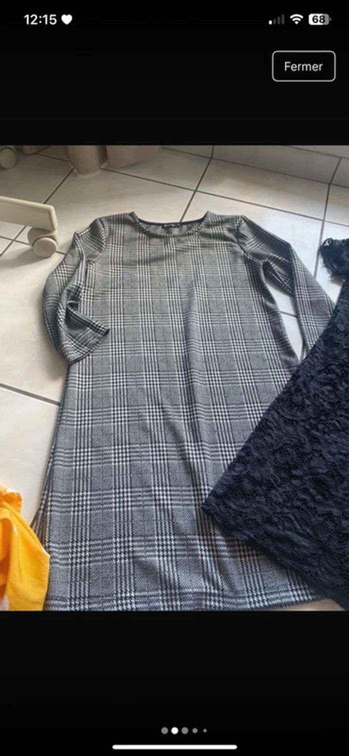 Lot de 2 robes taille S stradivarius - photo numéro 2
