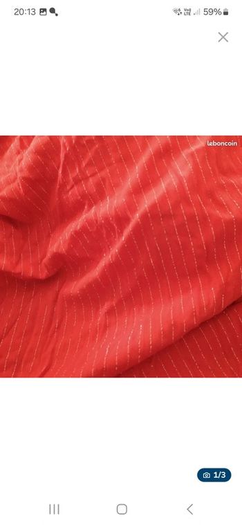 Grand Coupon de tissu crinkle rouge et fil argenté style lurex