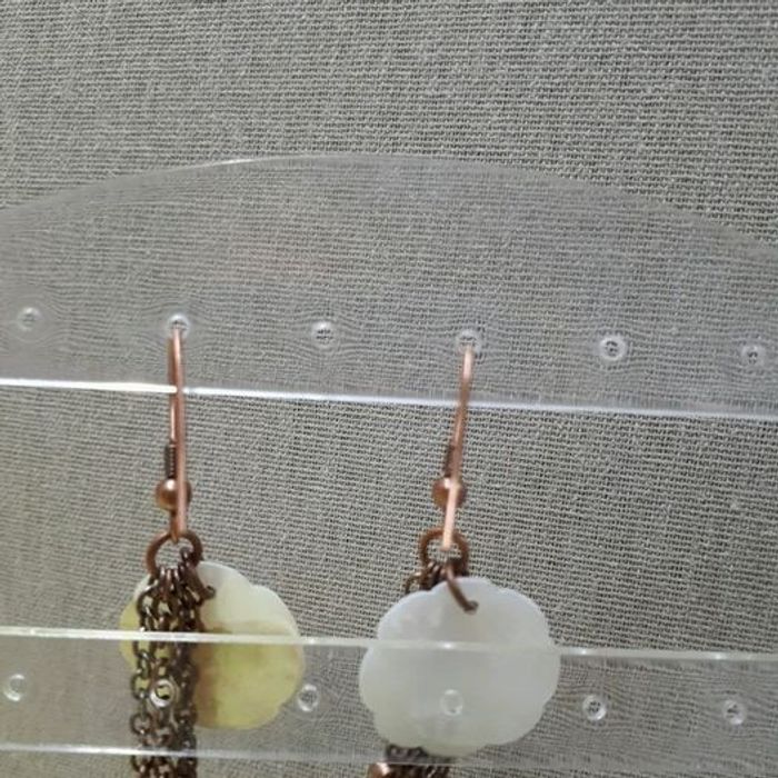 Boucles d'oreilles pendantes cuivrer et blanc - photo numéro 3
