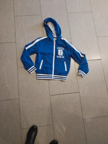 Veste de sport à capuche