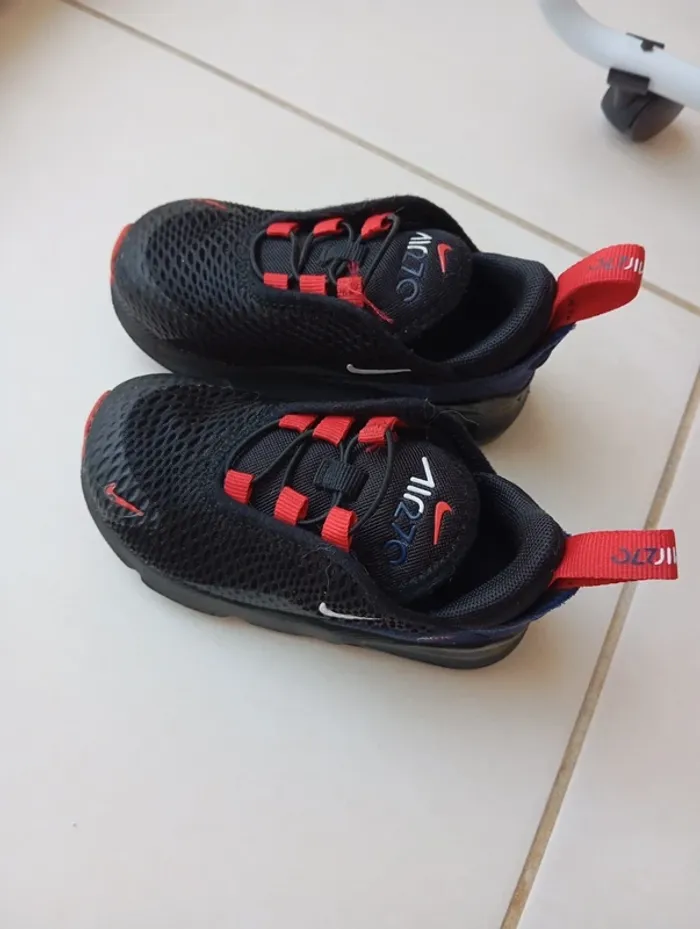 Nike air Max 270 noir et rouge - photo numéro 4