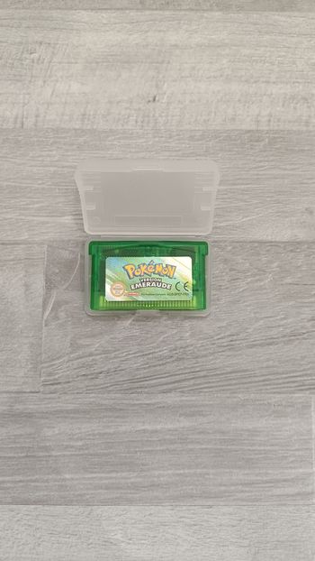 Pokémon version émeraude cartmod pour GameBoy Advance.