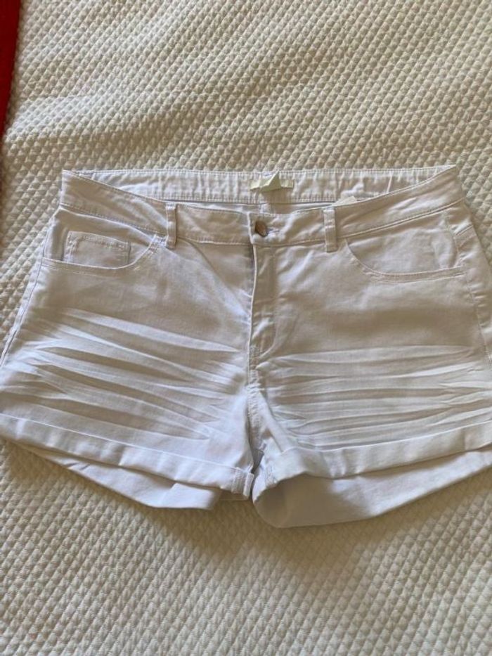 Short blanc taille basse