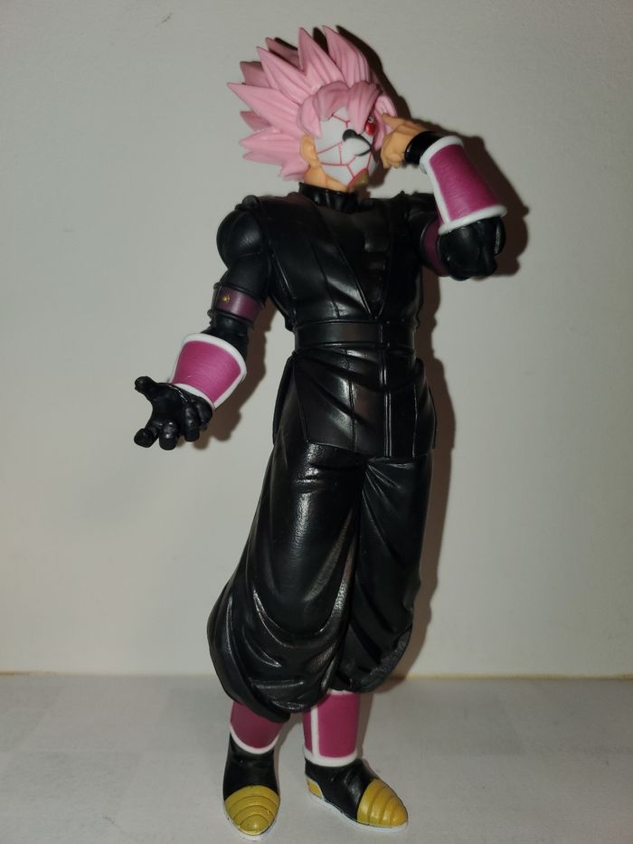 Vends figurine Dragon Ball super.