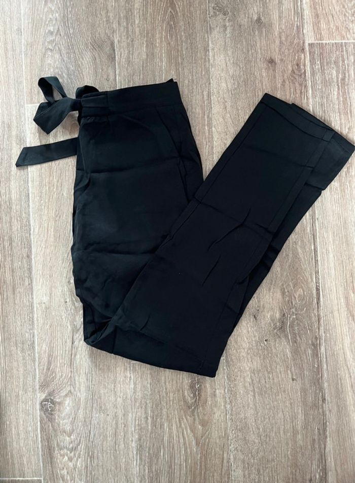Pantalon style costume noir resserré à la taille, Naf Naf , 34
