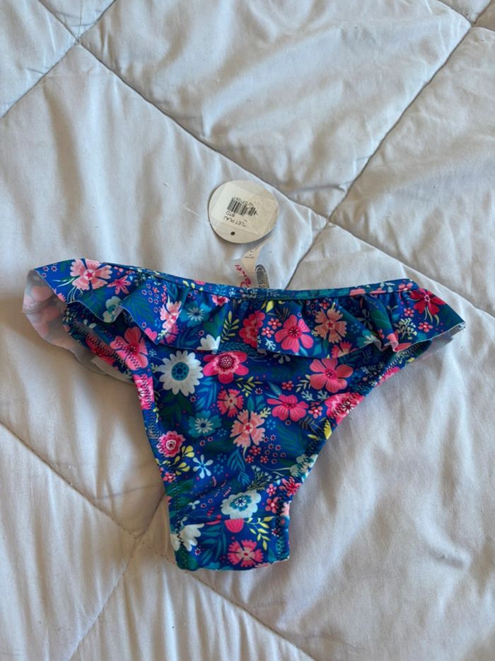 Bas de maillot de bain enfant fille bleu volant motif fleurs Penti taille 5/6 ans neuf - photo numéro 6