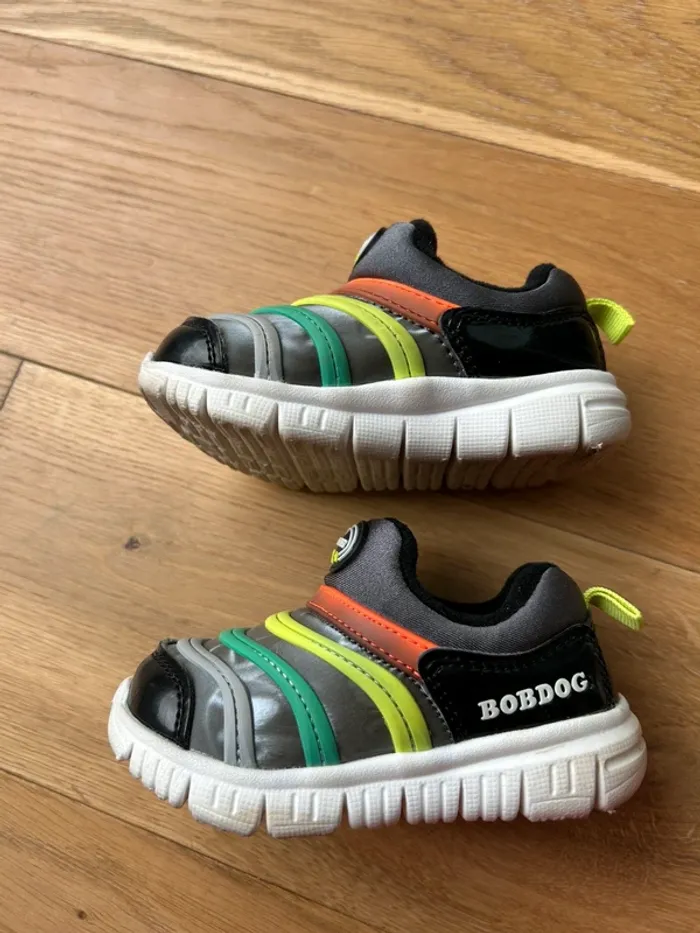 Chaussures garçon taille 22 - photo numéro 4