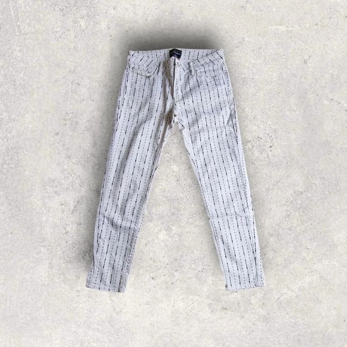 Jeans court The Kooples sport blanc a motifs noir taille 28 ou 36 - photo numéro 2