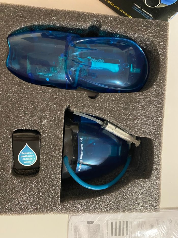 Voiture télécommandée fonctionne à l’eau - photo numéro 5