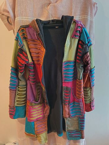 Manteau coloré, style patchwork.