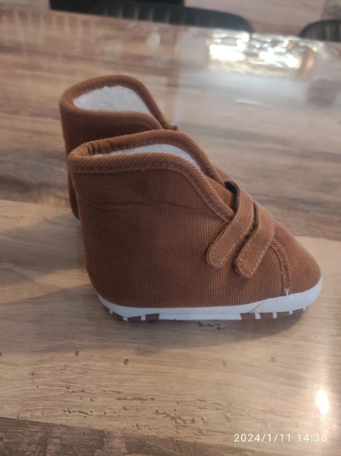 Chaussure neuf - photo numéro 2