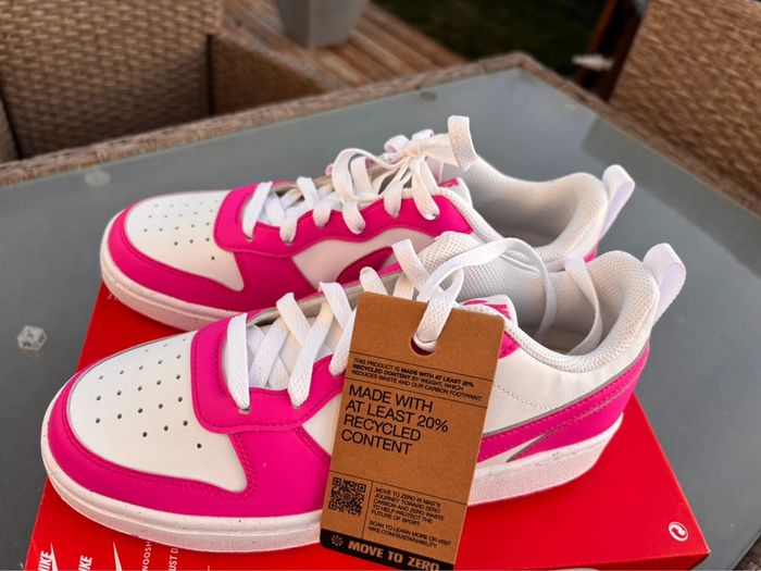 Baskets Nike P.38,5 Neuves - photo numéro 3
