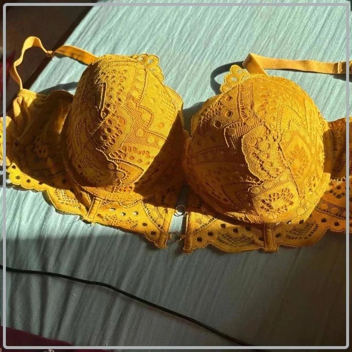 Très jolie soutient gorge rembourré taille 95d marque gemo - photo numéro 2
