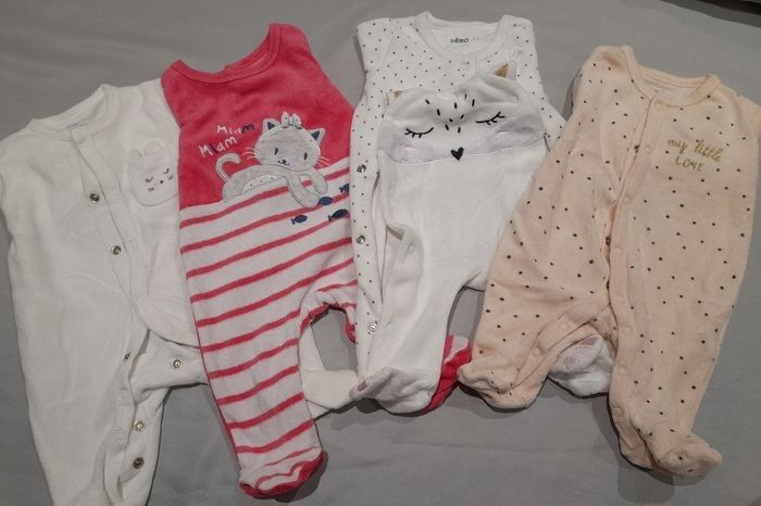 lot 1 mois bebe filles - photo numéro 2