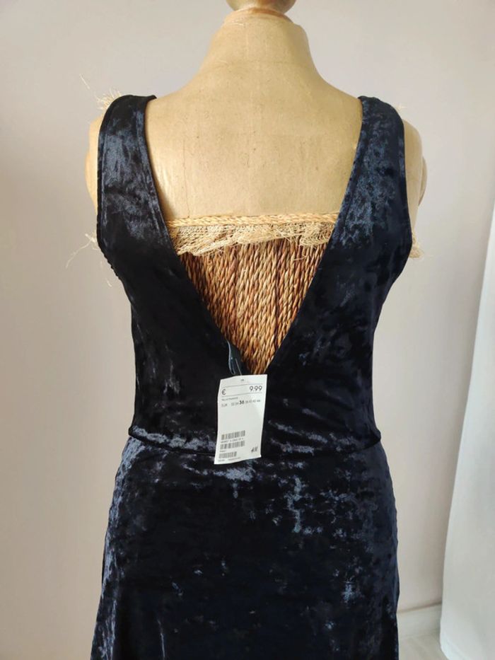 Robe noire en velours - photo numéro 2