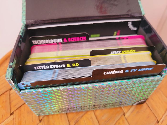 Neuf jeu de société complet Boîte à culture geek cartes apéro connaissances gaming jeux vidéos - photo numéro 6