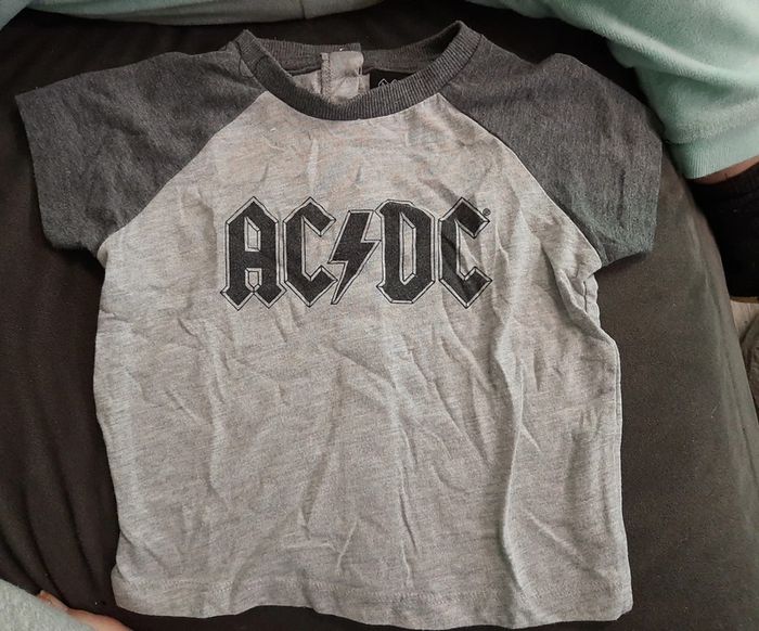 T-shirt 9 mois acdc