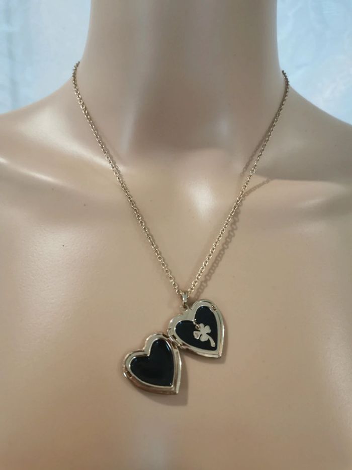 Collier. Doré.Médaillon cœur.