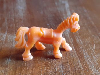 🍫 Jouet petit cheval Kinder