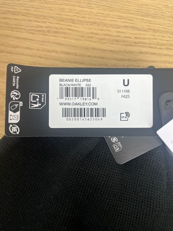 Bonnet Oakley Black Eclipse Beanie - photo numéro 5