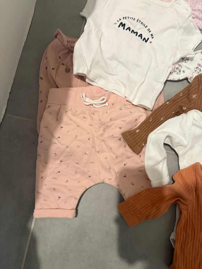 Lots de vêtement 1 mois - photo numéro 3