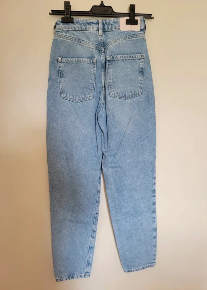 Jean bleu Mom Fit Zara - photo numéro 5
