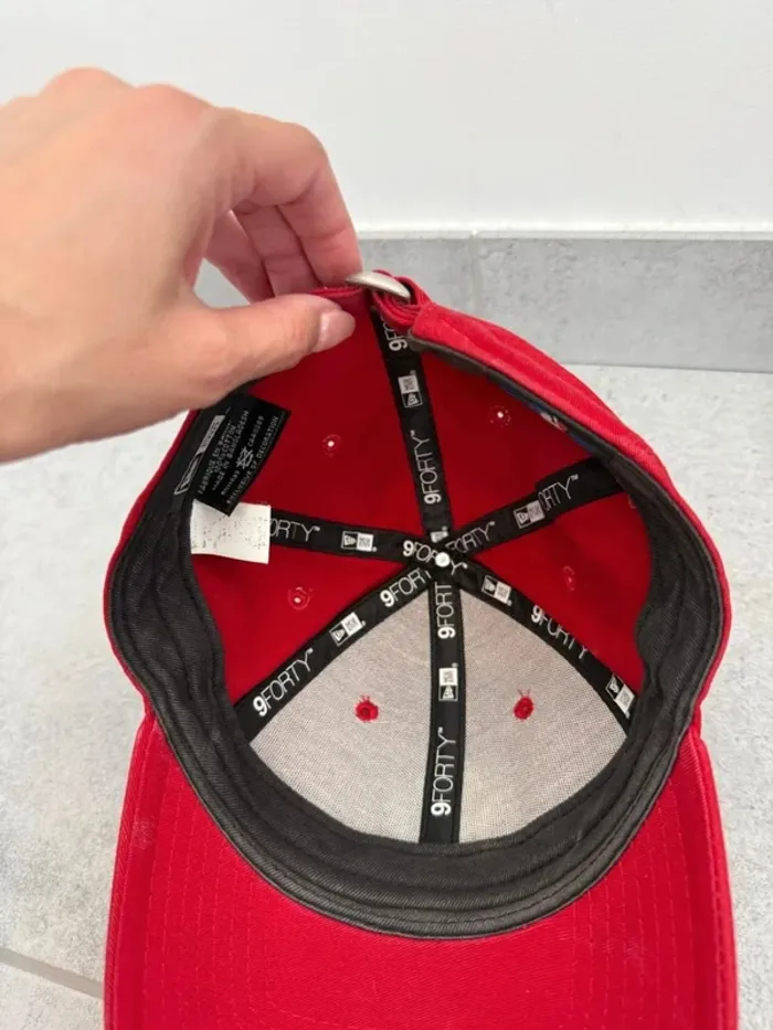 Casquette New Era New York Yankees rouge parfait état - photo numéro 6
