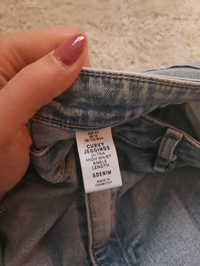 Jean skinny troué - photo numéro 5