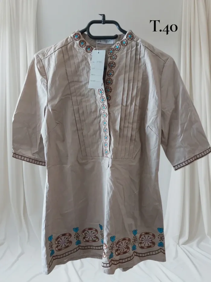 Blouse tunique ethnique a broderies -T.40- neuve