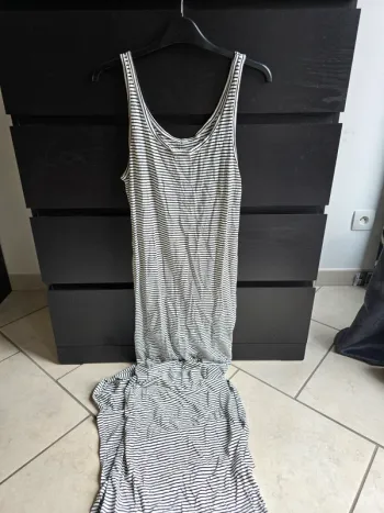 robe longue noire et blanche