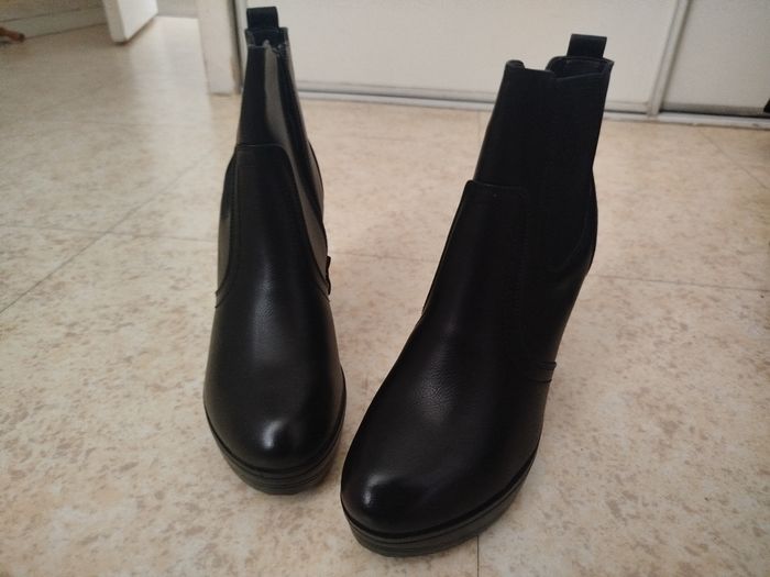 Bottes à talons neuves T39 - photo numéro 2